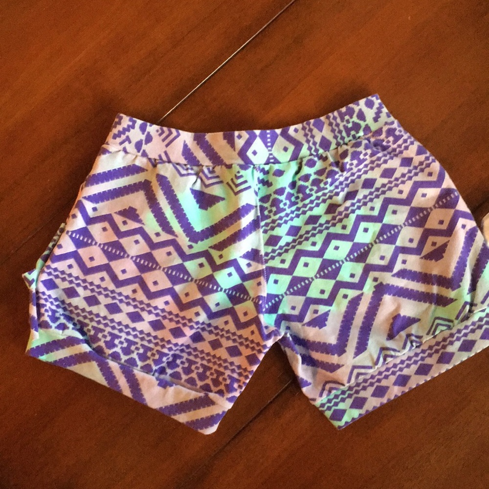 New Youth Girl tribal print shorts XL